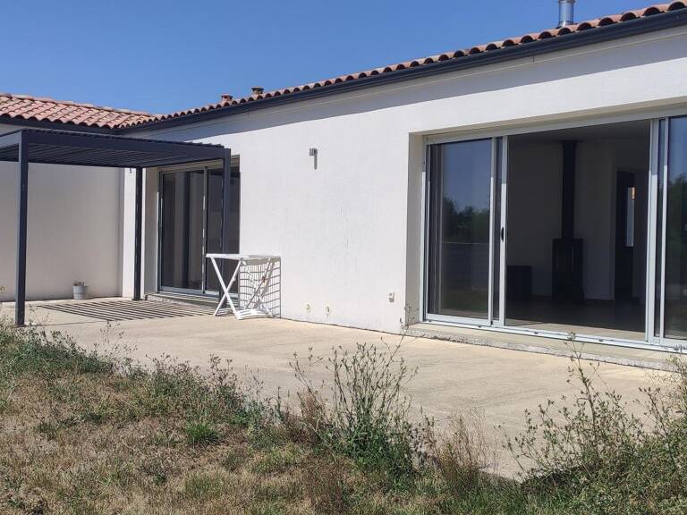 Entre Saintes, Pons et Cognac pavillon de plain-pied de 2022 — photo 1