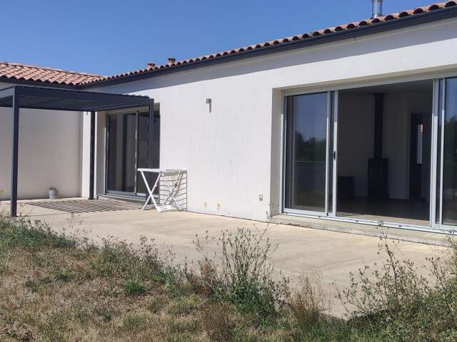 Entre Saintes, Pons et Cognac pavillon de plain-pied de 2022 — photo du bien