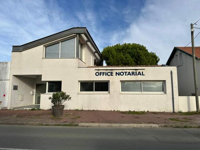 Bureaux 223 m² 8 pièces — photo du bien
