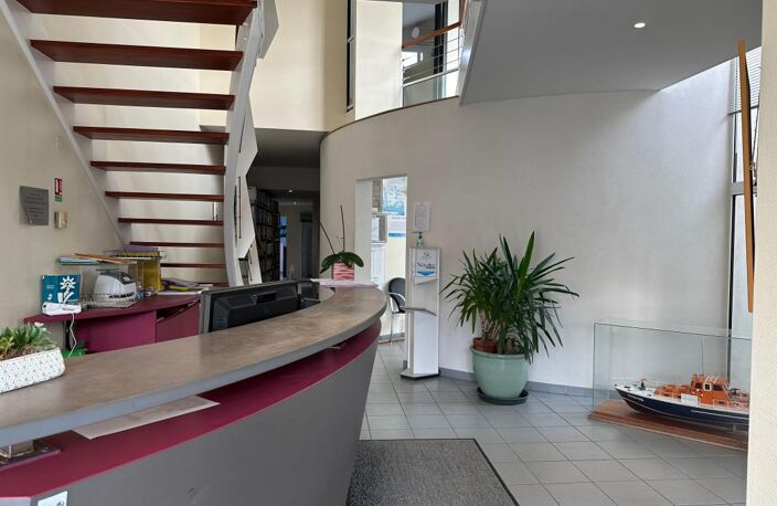 Bureaux 223 m² 8 pièces — photo 3