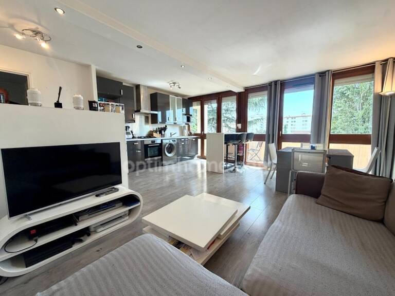 Appartement 4 pièces, 3 chambres / balcon / cave / parking / terrain de tennis — photo 1