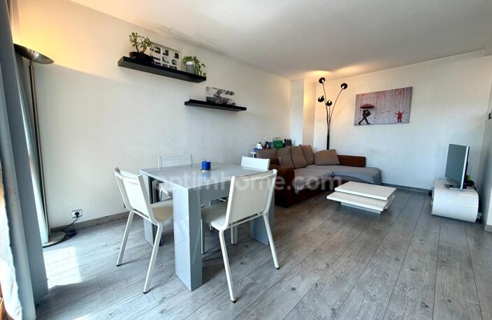 Appartement 4 pièces, 3 chambres / balcon / cave / parking / terrain de tennis — photo 4