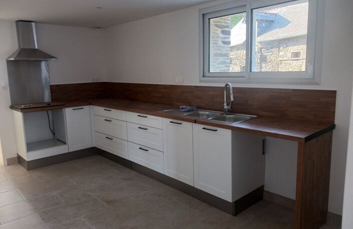 Maison de 130m2 à louer sur Saint-Clément-de-la-Place — photo 2