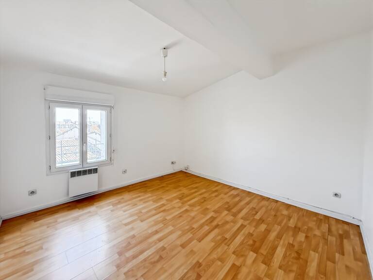 Idéal investisseur – Lumineux T2 bis de 46 m² – Bordeaux Capucins / Victoire — photo 1