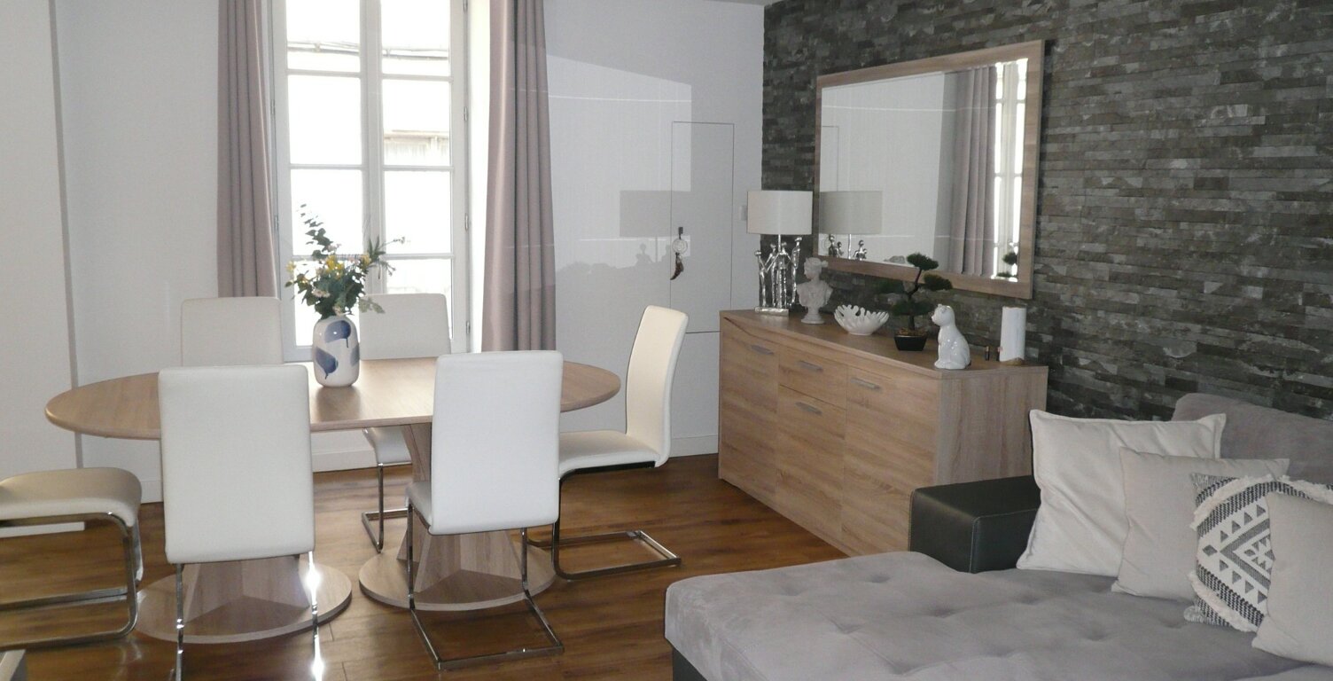 ⚜ COGNAC Rue Piétonne IMMEUBLE de RAPPORT Local Commercial et Appartement ⚜ — photo 1