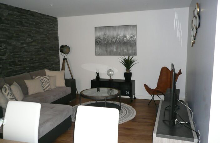 ⚜ COGNAC Rue Piétonne IMMEUBLE de RAPPORT Local Commercial et Appartement ⚜ — photo 2