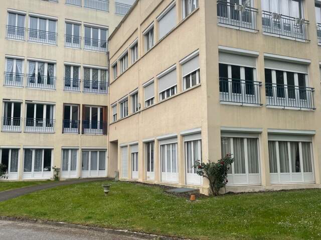 SOISSONS (02) A VENDRE  HYPER CENTRE APPARTEMENT DE 38 m2  AVEC PARKING — photo du bien