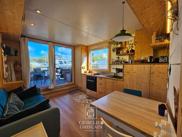 Vivez autrement à Nantes : un appartement flottant de 33 m² au fil de l'eau — photo du bien