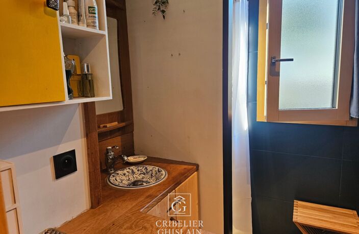 Vivez autrement à Nantes : un appartement flottant de 33 m² au fil de l'eau — photo 4