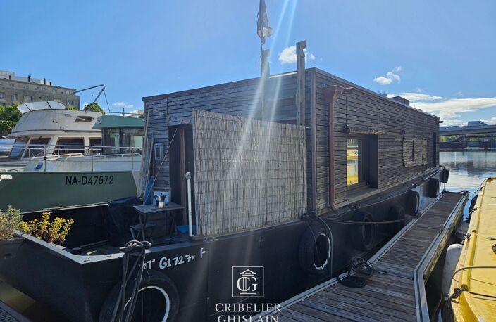 Vivez autrement à Nantes : un appartement flottant de 33 m² au fil de l'eau — photo 5