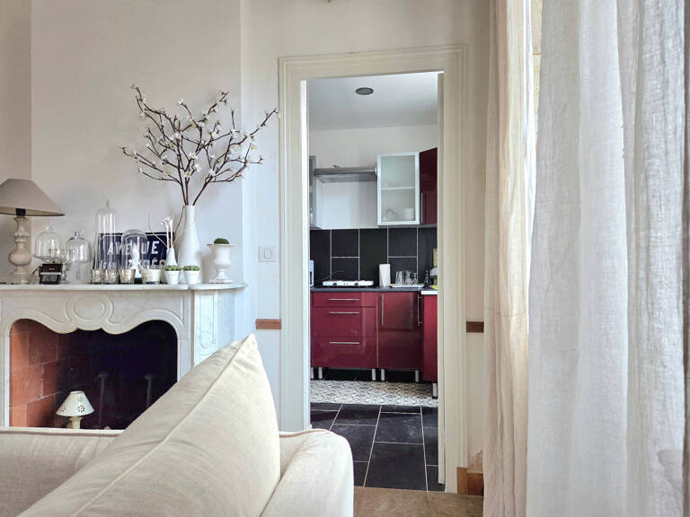 Dpt Yonne (89), à vendre BLENEAU maison de bourg de caractère 5 pièces de 120m2 avec cour de 80m2 — photo 1