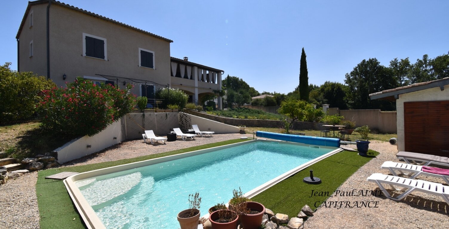 BARJAC – Une propriété de 210 m2 dont un appartement de 70 m2 avec panorama sur les Cévennes, à quelques pas du cœur du village — photo 1