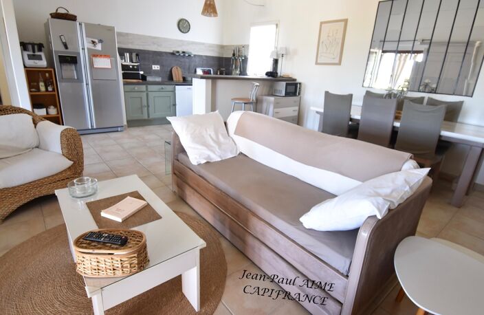 BARJAC – Une propriété de 210 m2 dont un appartement de 70 m2 avec panorama sur les Cévennes, à quelques pas du cœur du village — photo 4