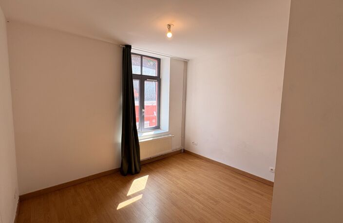 Nouveauté et en exclusivité, une maison de courée dans le quartier wazemmes — photo 3