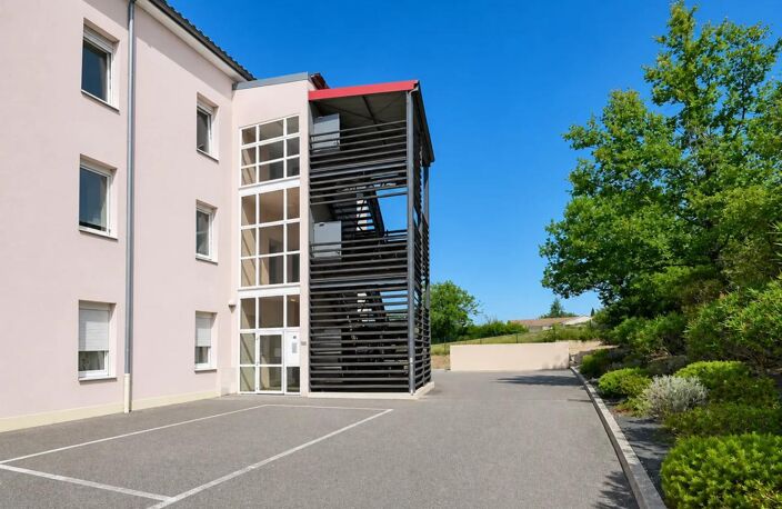 Appartement de 5 pièces de 98 m² à Ruoms — photo 2