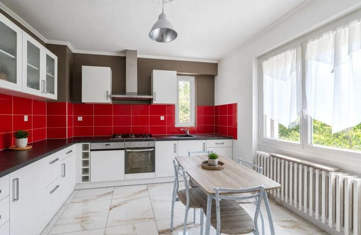 69400 - ARNAS - Maison familiale de 133 m² avec terrain — photo 4