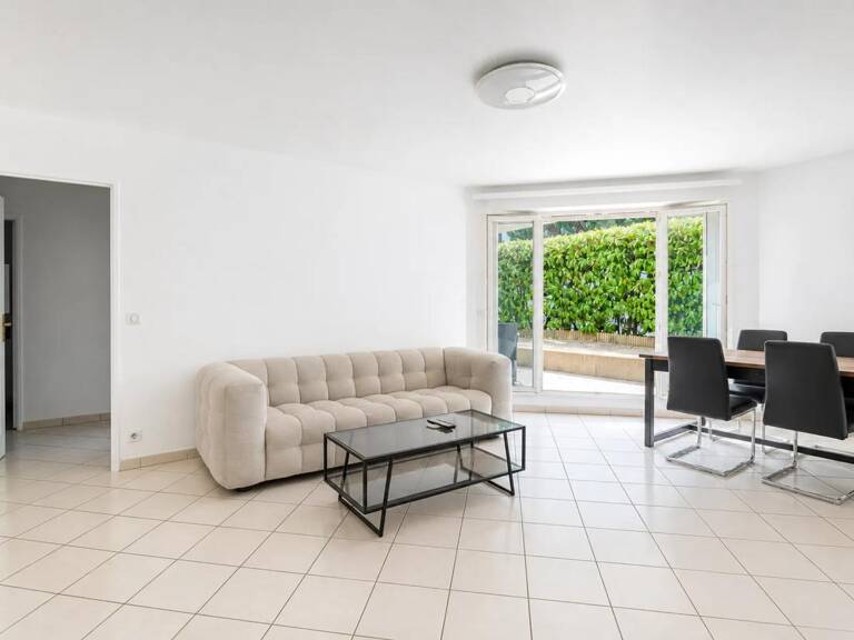 Bel appartement 4 pièces avec jardin, cave et parking — photo 1