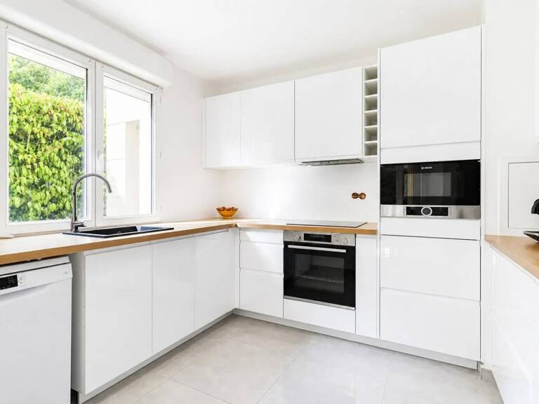 Bel appartement 4 pièces avec jardin, cave et parking — photo 1