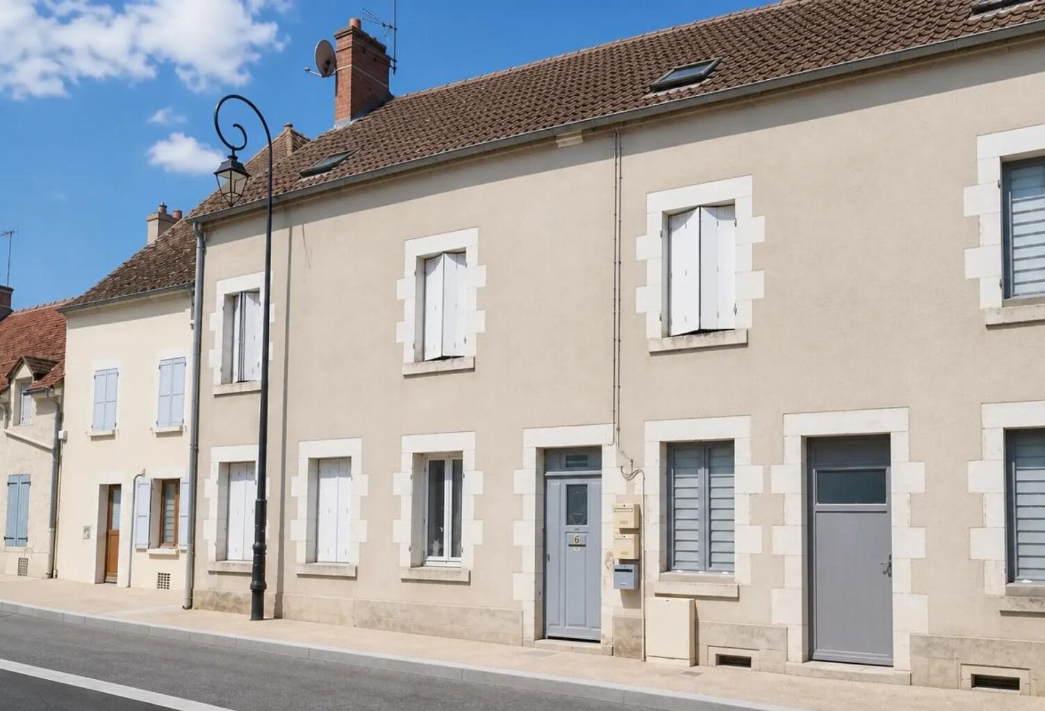 Immeuble de 14 pièces de 350 m² à Beaulieu-sur-Loire — photo 1