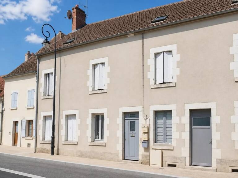 Immeuble de 14 pièces de 350 m² à Beaulieu-sur-Loire — photo 1