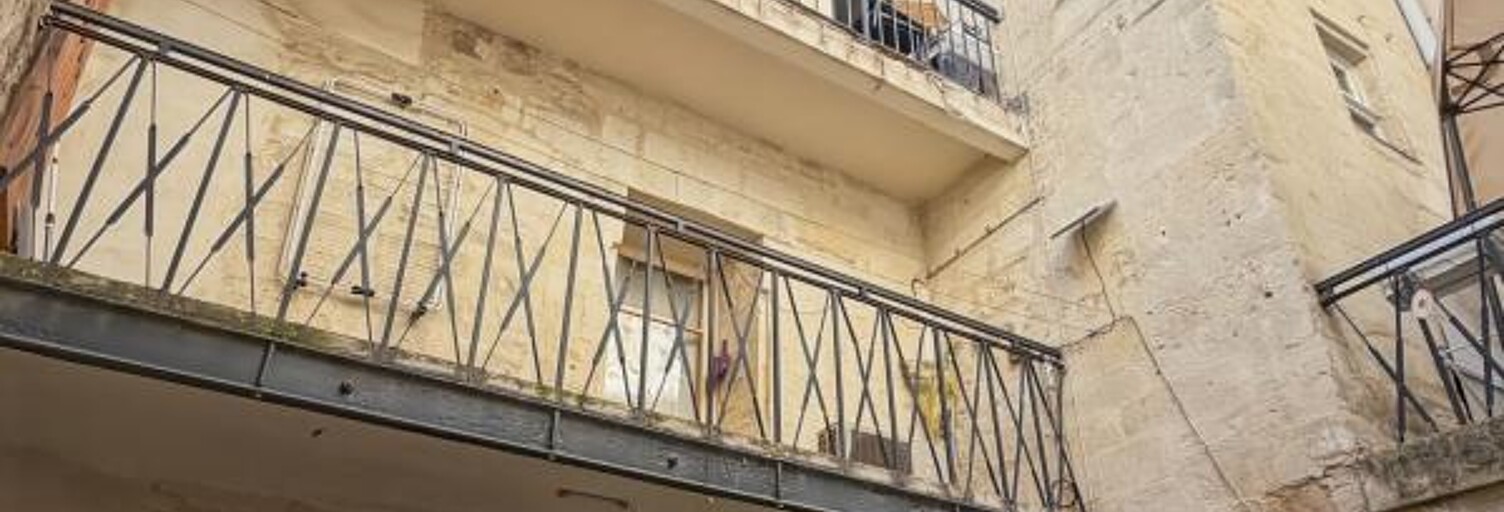 Immeuble  365 m² à vendre à Beaucaire (30300)