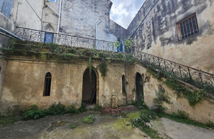 À Vendre - Ensemble immobilier de 690m² à rénover — photo 2