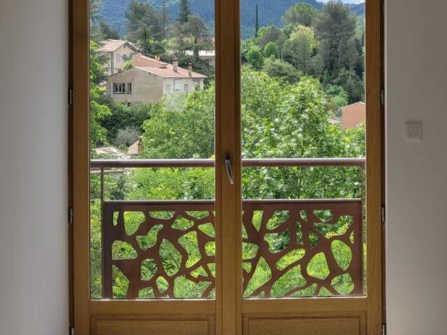 Appartement À Vendre — photo du bien