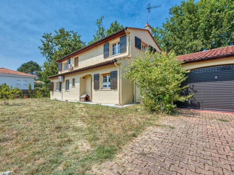 En Exclusivité Orpi Pessac vous propose ✨ Une opportunité rare à Pessac Cap de Bos — photo 1