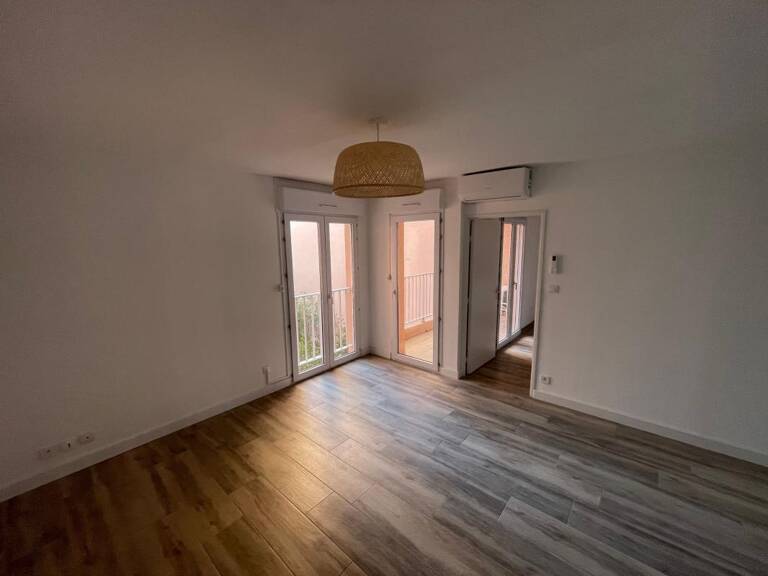 A VENDRE SIX-FOURS-LES-PLAGES 83140 APPARTEMENT 2 PIECES RENOVE — photo 1