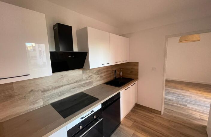 A VENDRE SIX-FOURS-LES-PLAGES 83140 APPARTEMENT 2 PIECES RENOVE — photo 2