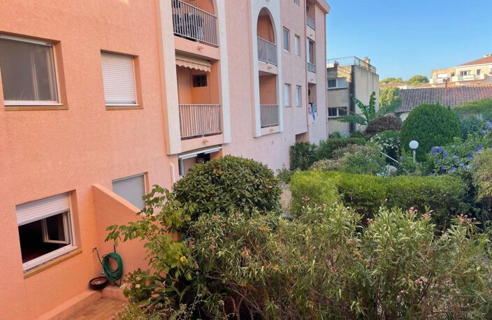 A VENDRE SIX-FOURS-LES-PLAGES 83140 APPARTEMENT 2 PIECES RENOVE — photo 3