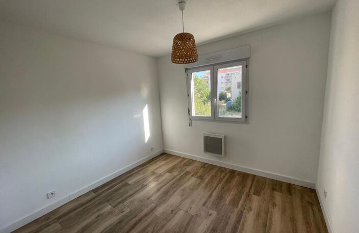 A VENDRE SIX-FOURS-LES-PLAGES 83140 APPARTEMENT 2 PIECES RENOVE — photo 5