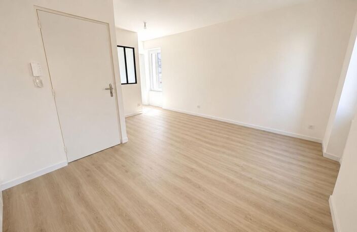 A vendre studio neuf de 23 m² dans petite copropriété proche du centre ville avec place de parking privative — photo 3