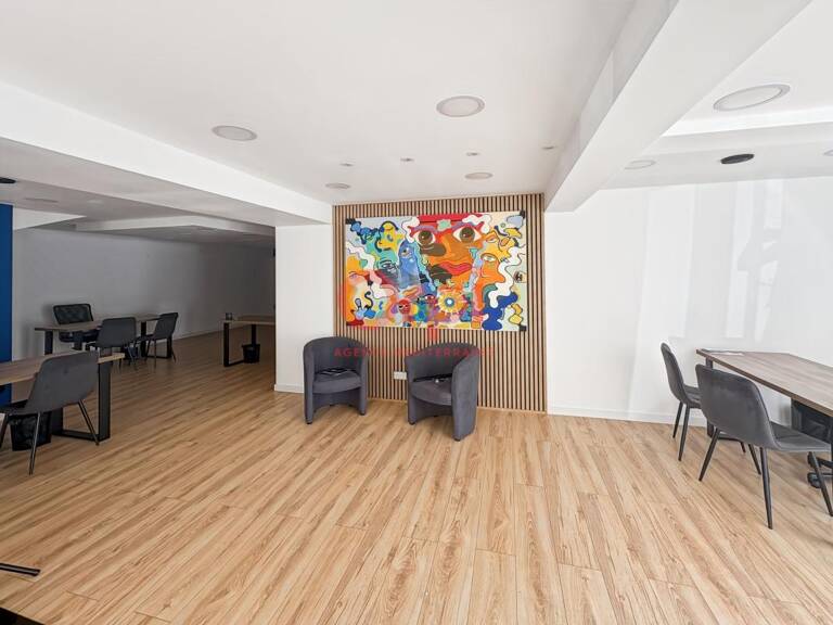 Local commercial 62m² Saint-Raphaël — photo 1