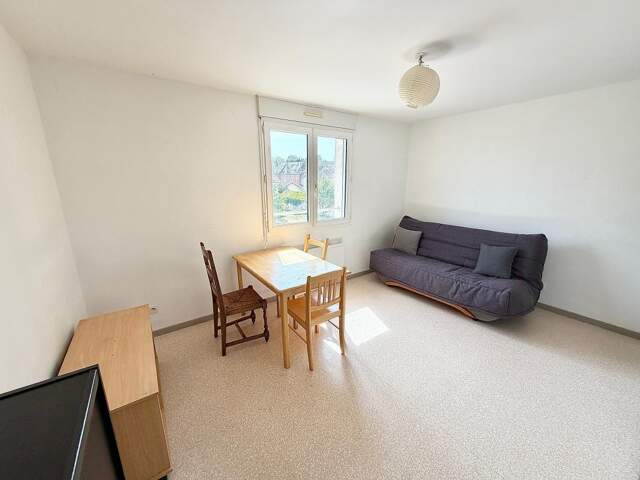 Appartement À Vendre — photo du bien