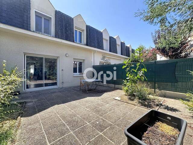 À Vendre - Maison de ville familiale avec grand garage, terrasse et excellent DPE C – Limoges — photo du bien