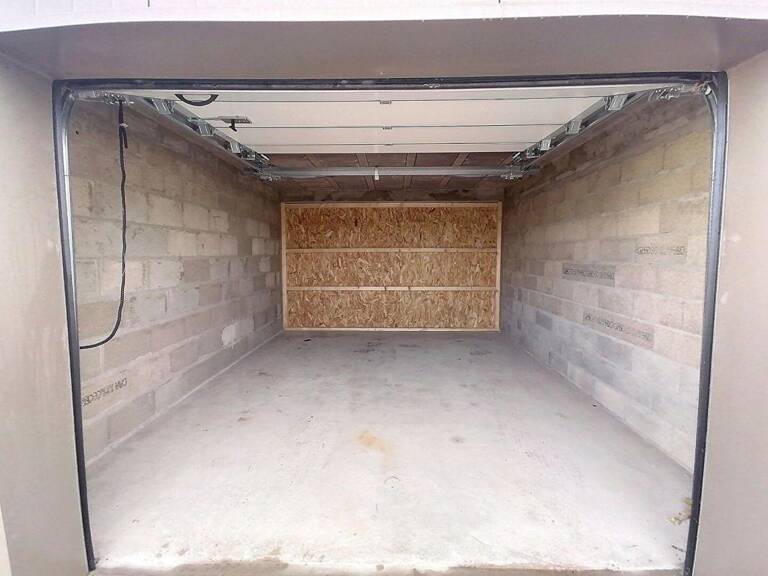 Parking / box Monnaie 19 m² — photo 1