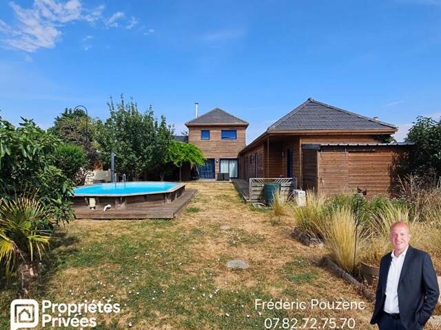 Houdan 3 mn / Maison familiale ossature bois de 195 m2 avec dépendances et piscine — photo du bien