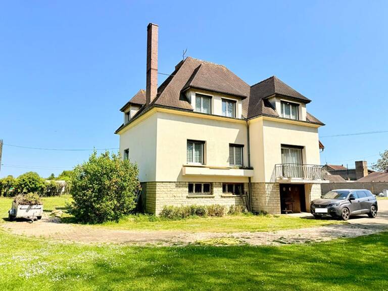 À 10 minutes de la gare LAROCHE-MIGENNES, Maison familiale de 220 m², 6 chambres, sur sous-sol total — photo 1