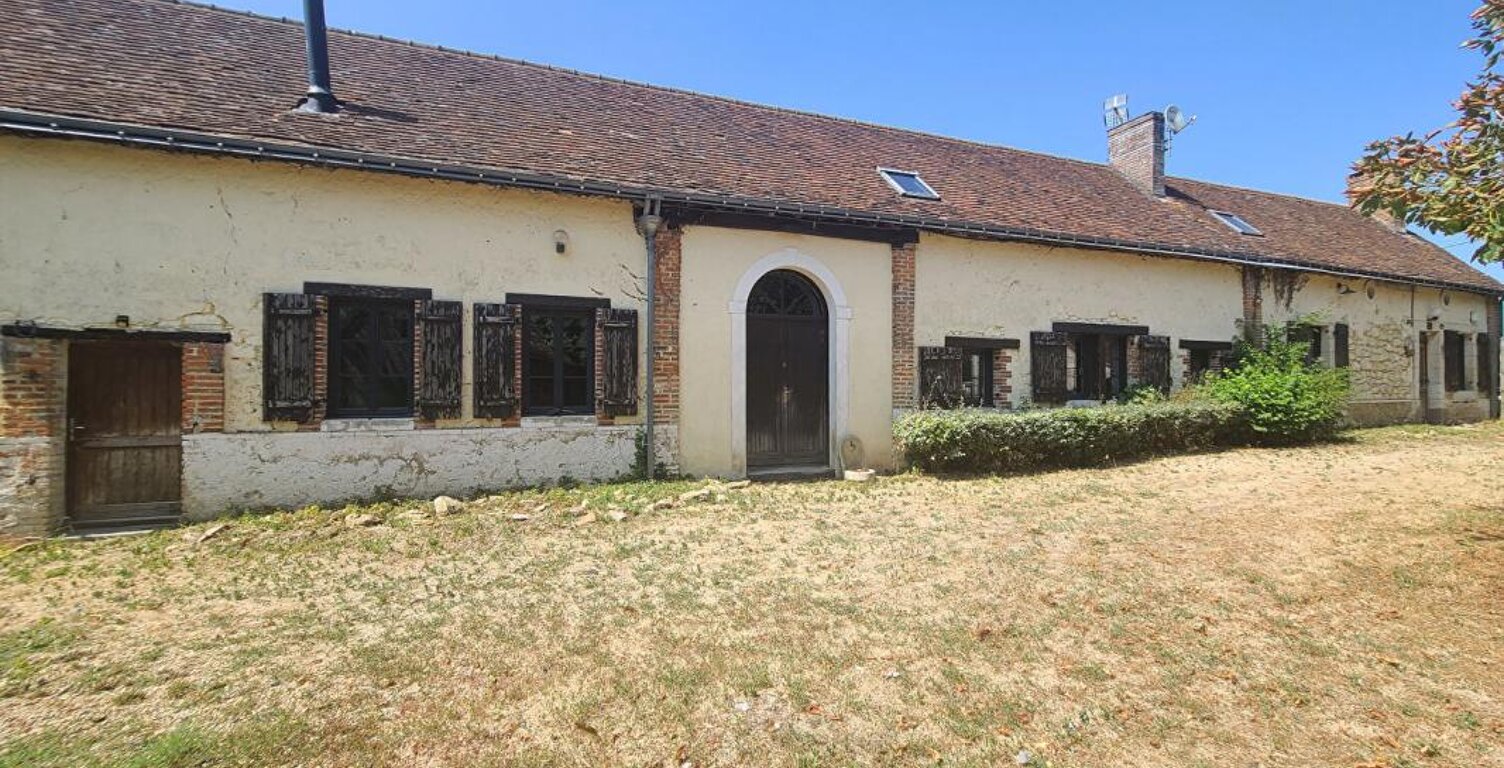 Maison 221 m² avec terrain de 5 000 m² - Mouliherne (49390) — photo 1