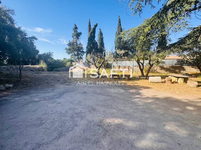 Terrain d'exception au cœur de Poussan  Une adresse rare pour concrétiser votre projet de vie — photo 1