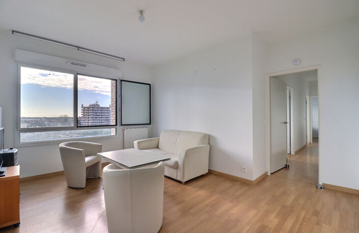 BORDEAUX - TERRASSE EXCEPTIONNELLE DE 100 m2 - APPARTEMENT — photo 5