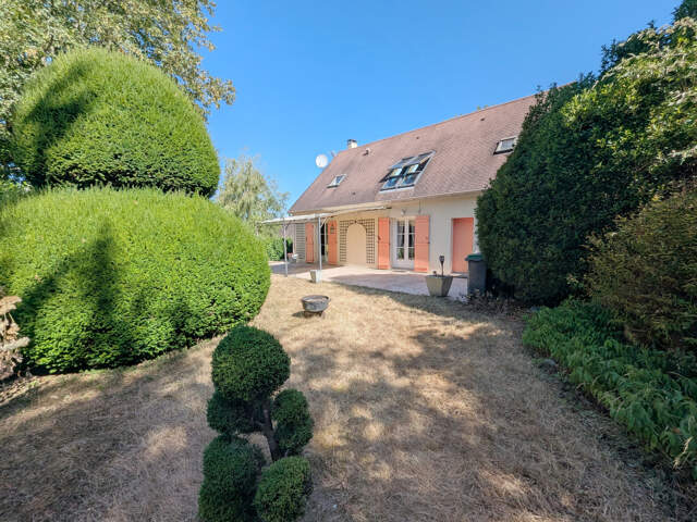 SOUS COMPROMIS. Maison familiale de 6 pièces et 123 m2 env. — photo du bien