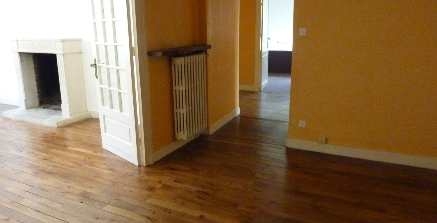 Appartement en location avec terrasse — photo 1