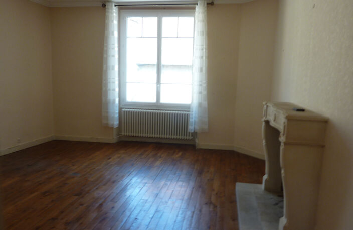 Appartement en location avec terrasse — photo 4