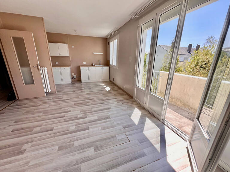 SPACIEUX T2 AVEC BALCON - CAVE ET PARKING — photo 1