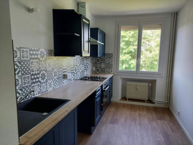 AUXERRE-  bel appartement F3 de 60m² dans résidence  avec ascenseur ,refait entièrement à neuf — photo du bien