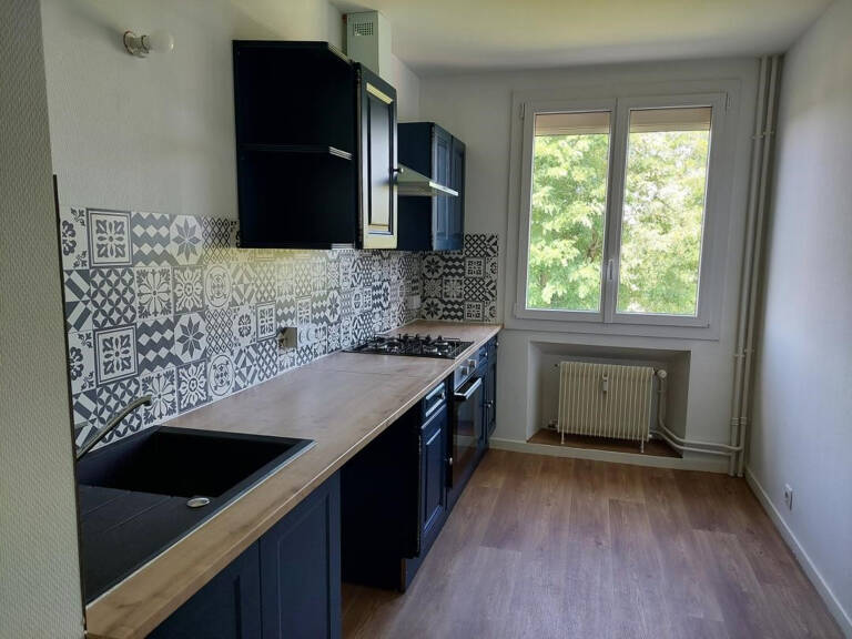 AUXERRE-  bel appartement F3 de 60m² dans résidence  avec ascenseur ,refait entièrement à neuf — photo 1