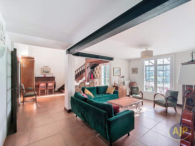 Maison Vieillevigne 9 pièces 6 chambres — photo du bien