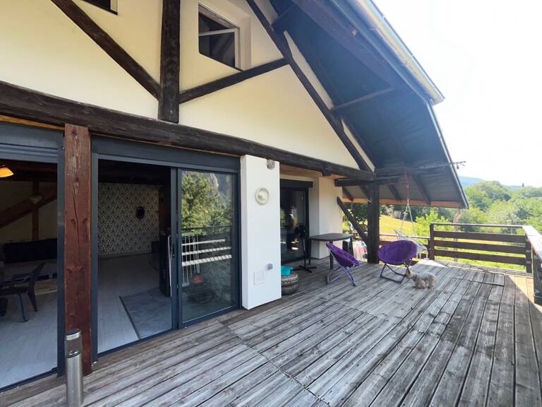 LA TOUR EN MAURIENNE LE CHATEL Beaucoup de charme pour cette maison récente de 145 m2 + superbe terrasse de 40 m2 offrant une vue panoramique imprenable et très ensoleillée — photo 1